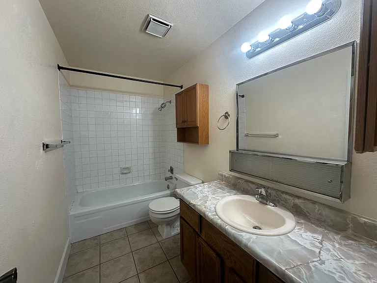 1500 Ellendale Ct — Photo 14