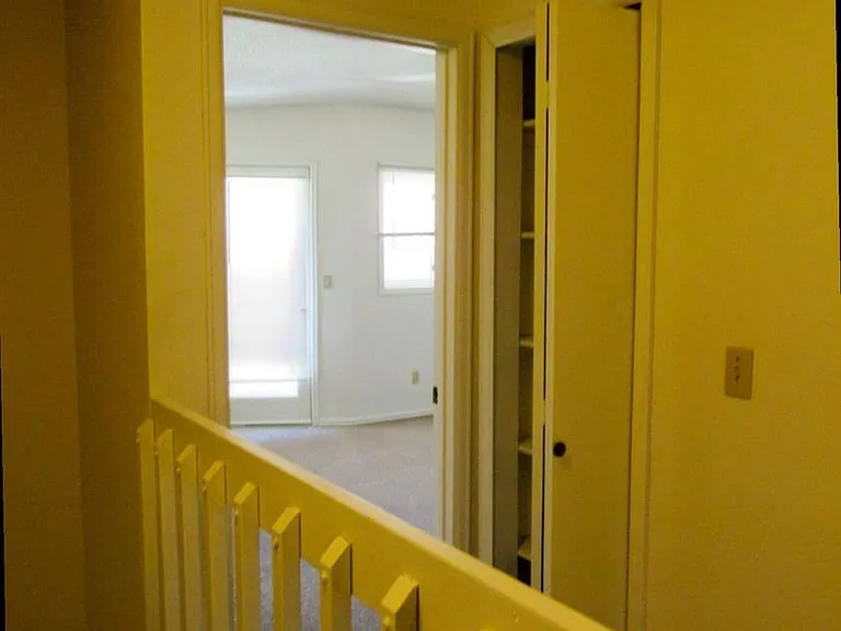 375 Wildrose Ln — Photo 8
