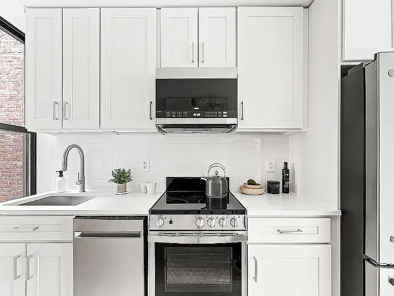 168 Sumpter St #2L — Photo 3