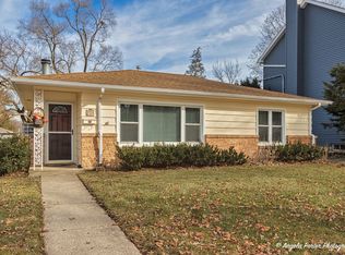 238 Woodland Rd, Libertyville, IL 60048