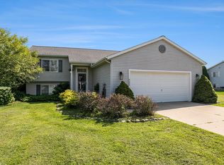 4944 Dio Dr NE, Cedar Springs, MI 49319