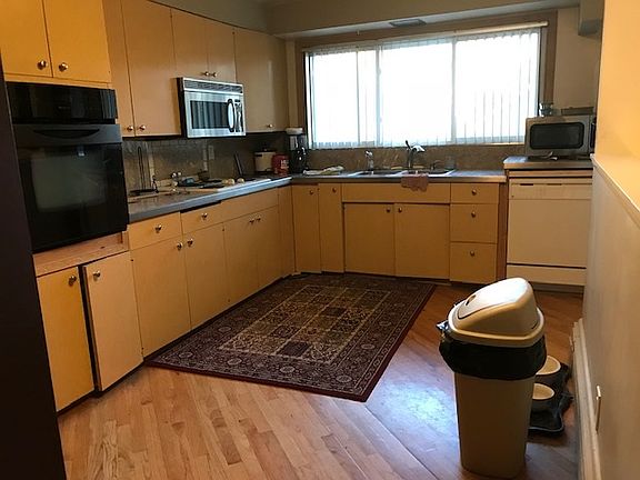 5th image of 816 E Margaret St