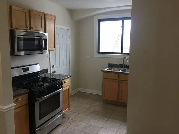 5653 N Spaulding Ave APT 3