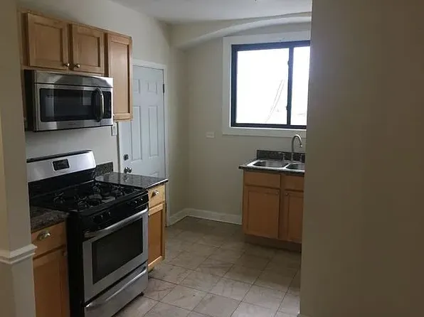 5653 N Spaulding Ave, Chicago, IL