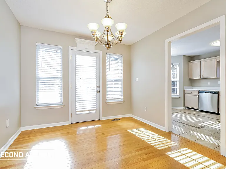 4204 Akins Ridge Ln — Photo 4