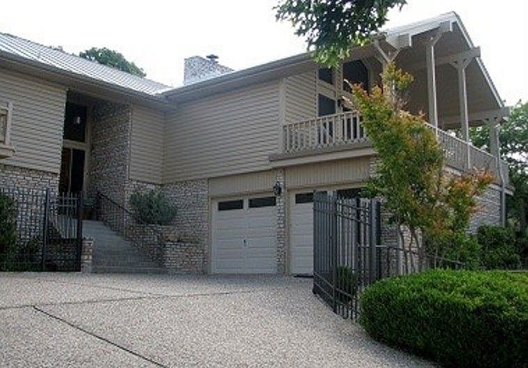 1st image of 2106 W Bluff Dr