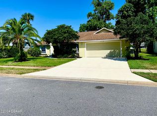 212 Hollowbrook Cir, Daytona Beach, FL 32114