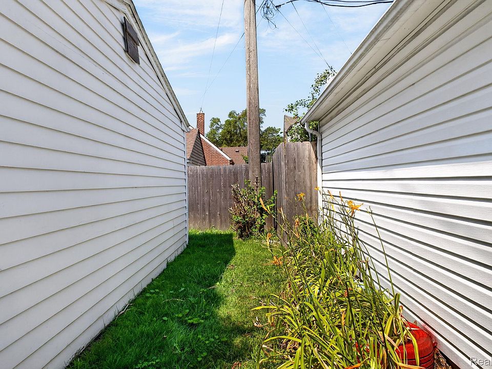 17501 Mendota St, photo 30