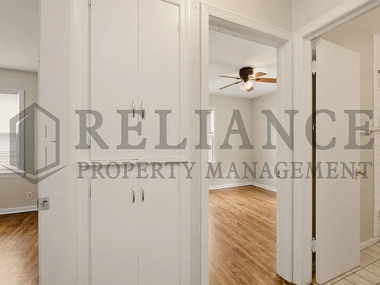 2151 S Green St — Photo 22