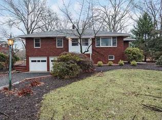 438 Demott Ln, Somerset, NJ 08873