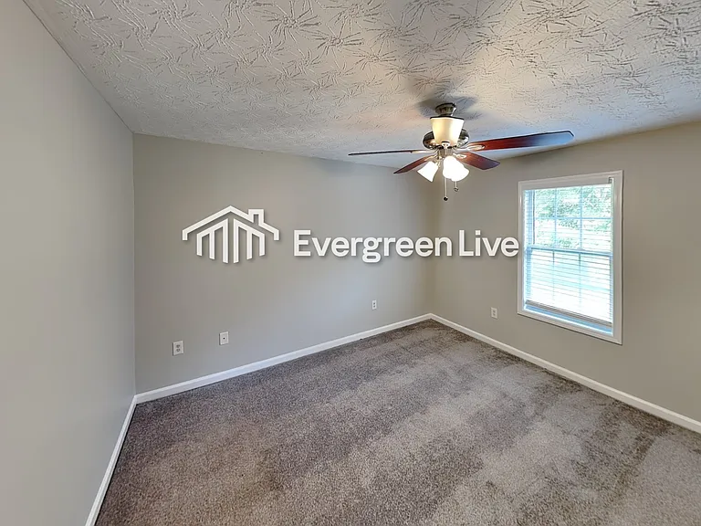105 Hugh Dr — Photo 13