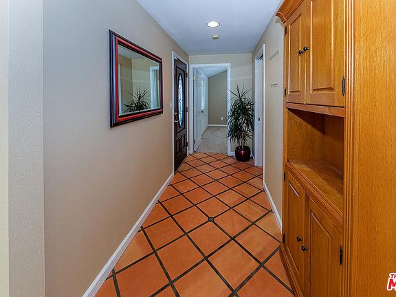 3rd image of 40 S Beatty Pl