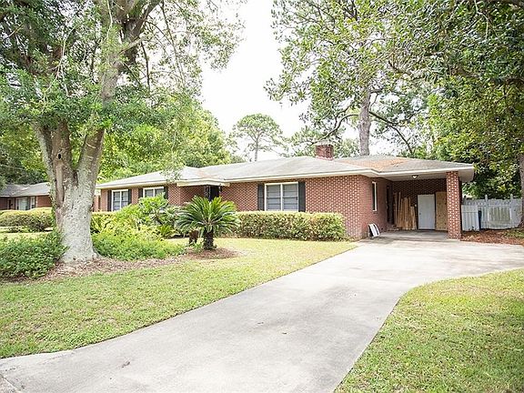 2nd image of 3010 Sherwood Dr