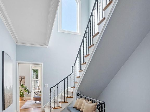 3rd image of 1430 Hyde St
