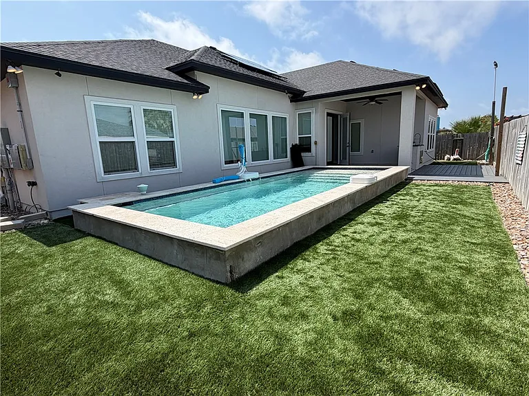 15521 Dyna St — Photo 2