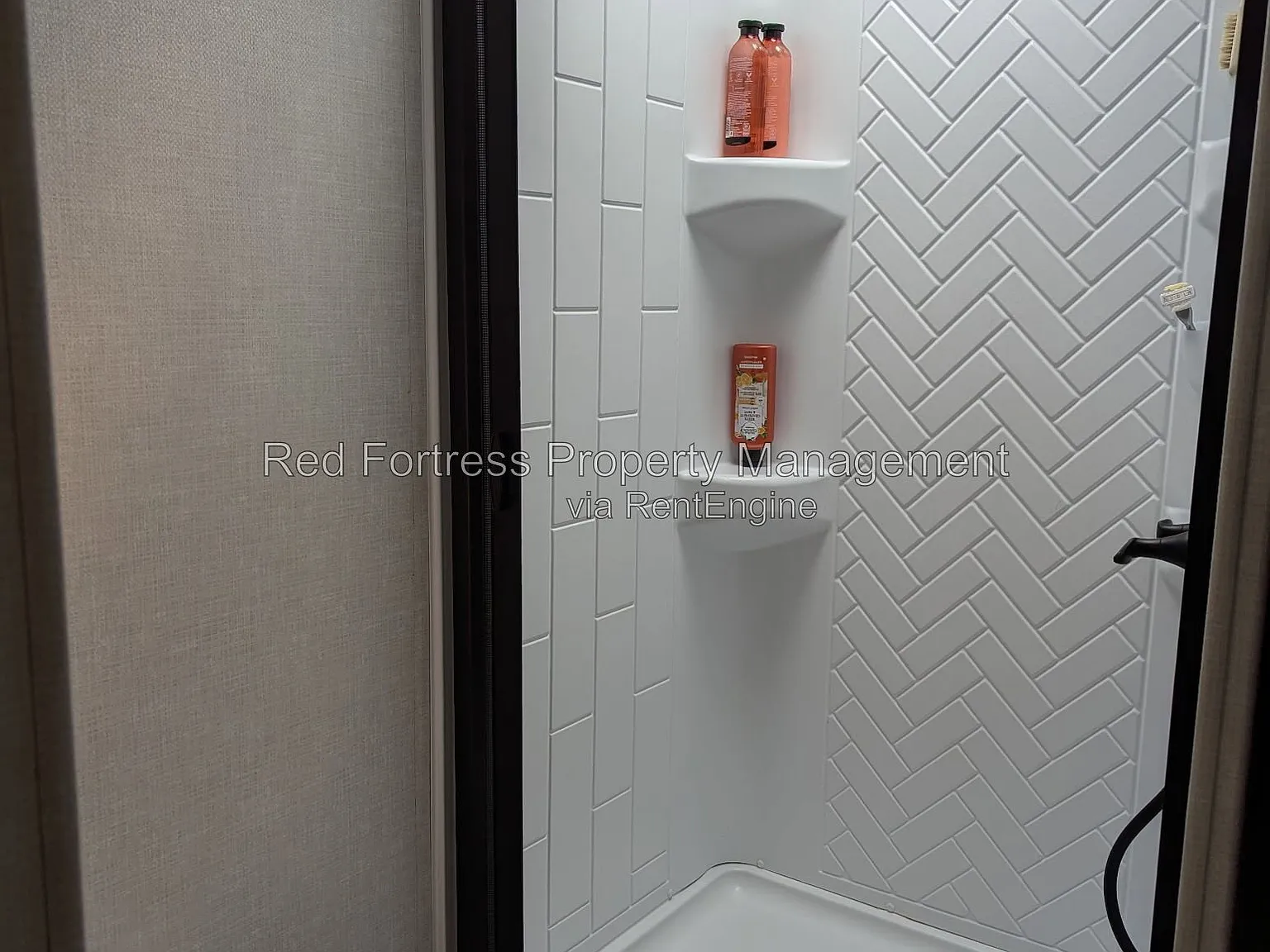 1 bed, 1.0 bath, 360 sqft, $1,800 — Photo 4