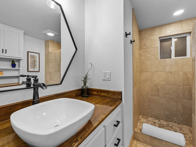1961 SE Waco Dr — Photo 12