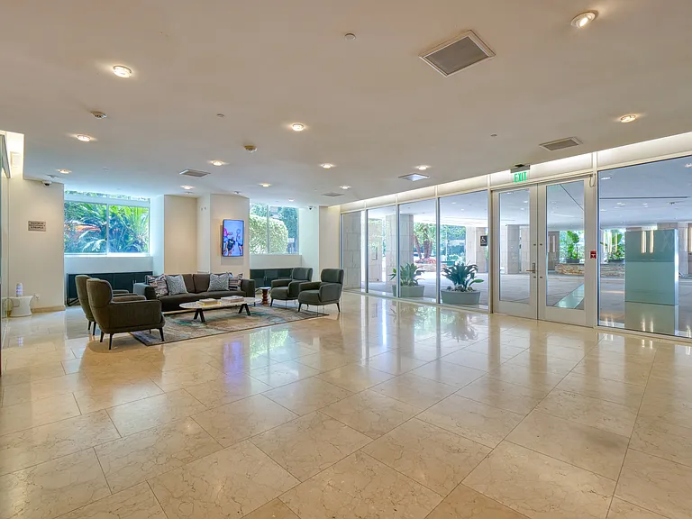 10599 Wilshire Blvd — Photo 7