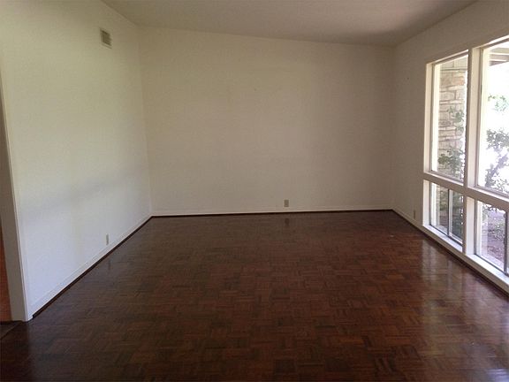 5th image of 218 W Sessom Dr