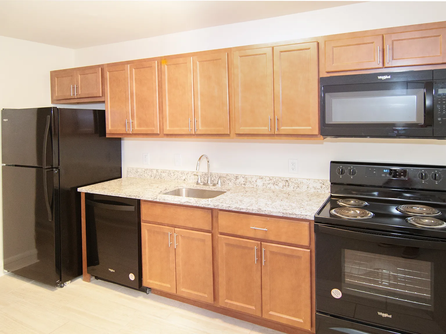 1814 Eutaw Place Apartments - 1814-110 — Photo 2