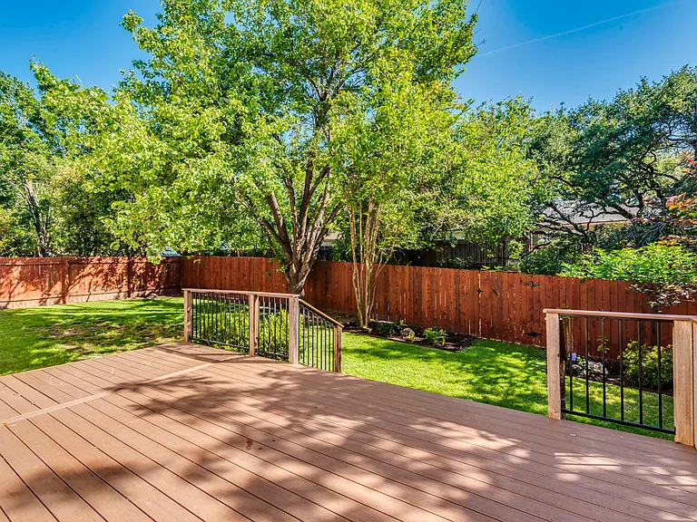 6911 Gentle Oak Dr — Photo 36