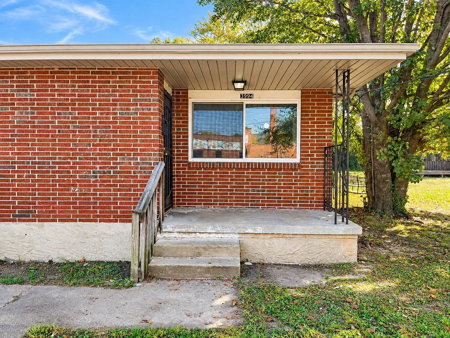 2 bed, 1.0 bath, 800 sqft, $995 — Photo 1