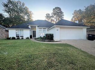 106 Hanging Moss Ln, Benton, LA 71006