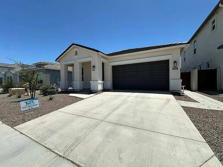 10319 W Harmony Ln — Photo 2