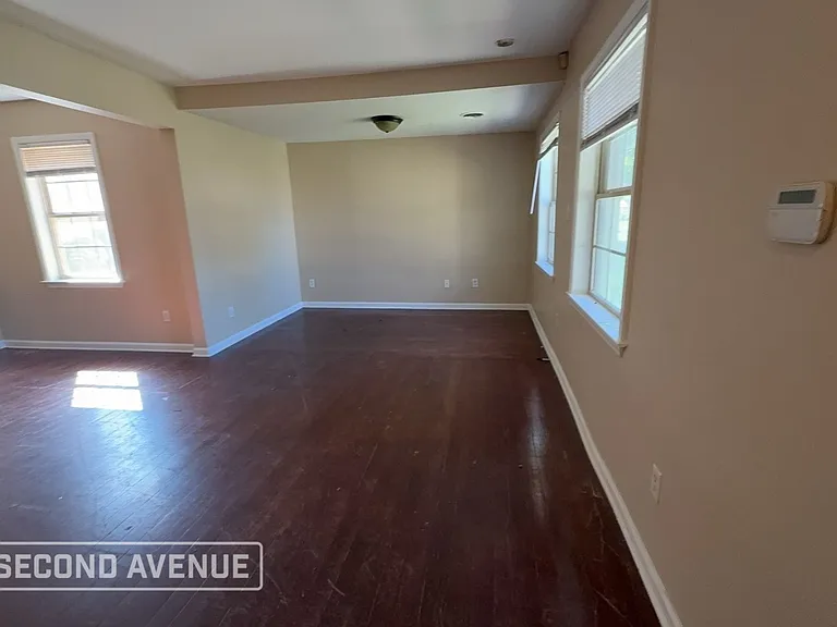 3132 Lamphier Ave — Photo 5