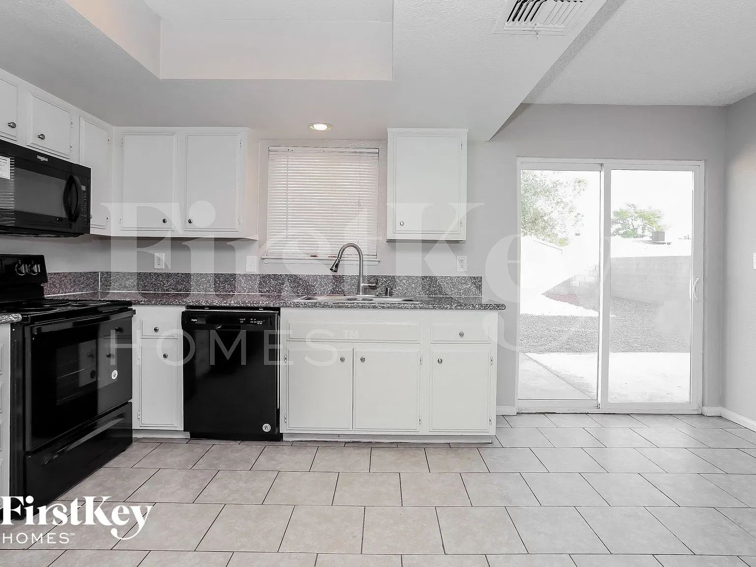 5 bed, 2.0 bath, 1492 sqft, $2,175 — Photo 4