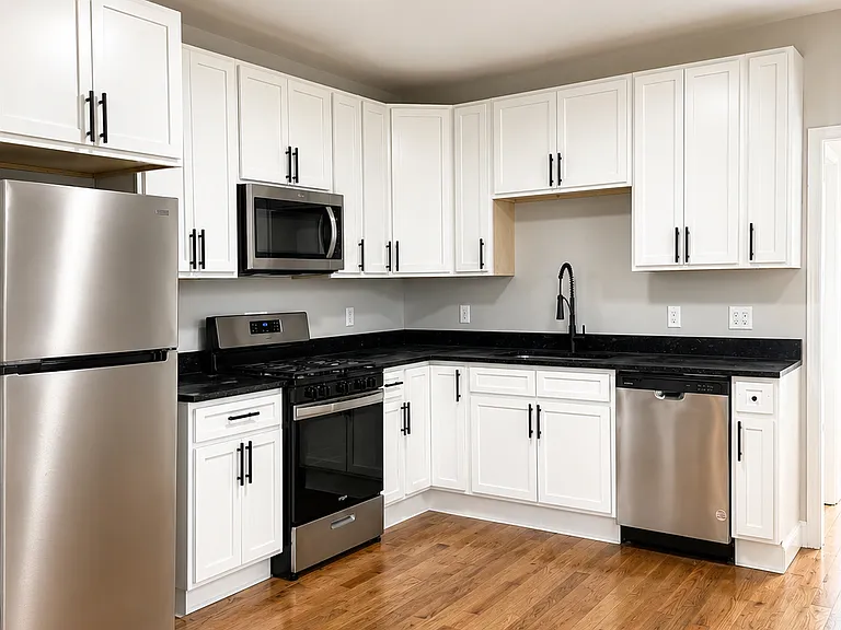 2501 E Fayette St — Photo 2