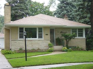 1124 Woodside Rd, La Grange Park, IL 60526