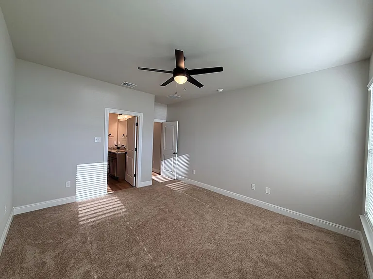 820 Venecia Dr — Photo 19
