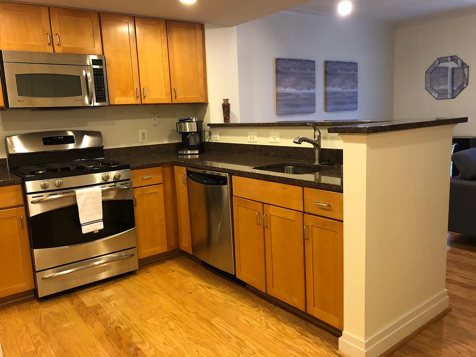 414 Water Street — Photo 2