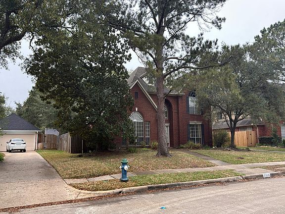 3rd image of 3306 S Lake Village Dr