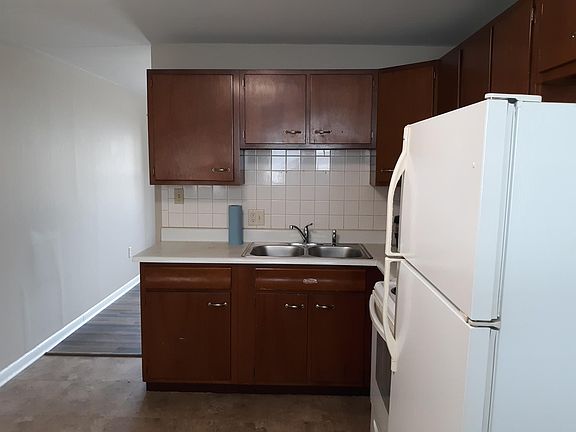 2nd image of 603 N 6th St #603