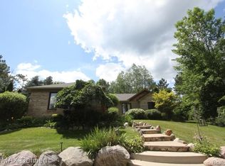 135 Blake St, Leonard, MI 48367