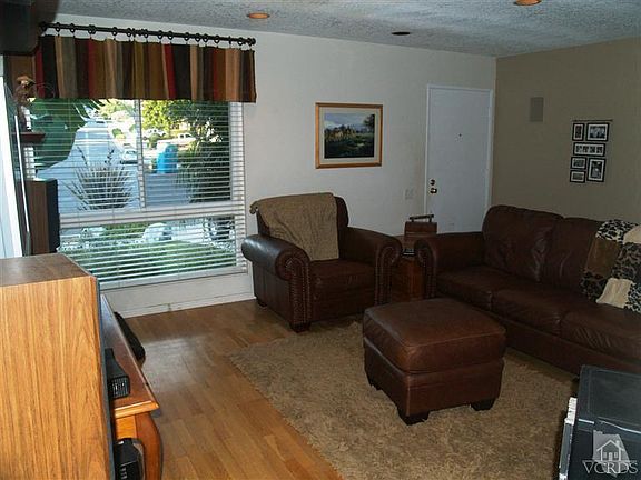 5th image of 896 Kenmore Cir