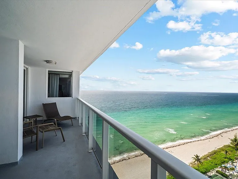 1890 S Ocean Dr #Penthouse 4 — Photo 28