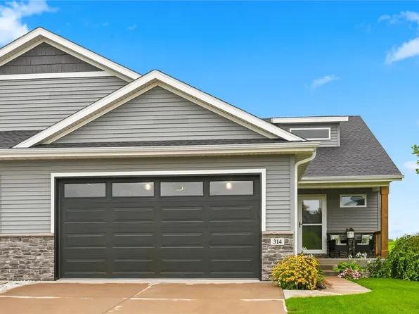 314 Dawson Dr, West Branch, IA 52358