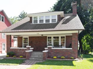 914 W Galena Blvd, Aurora, IL 60506