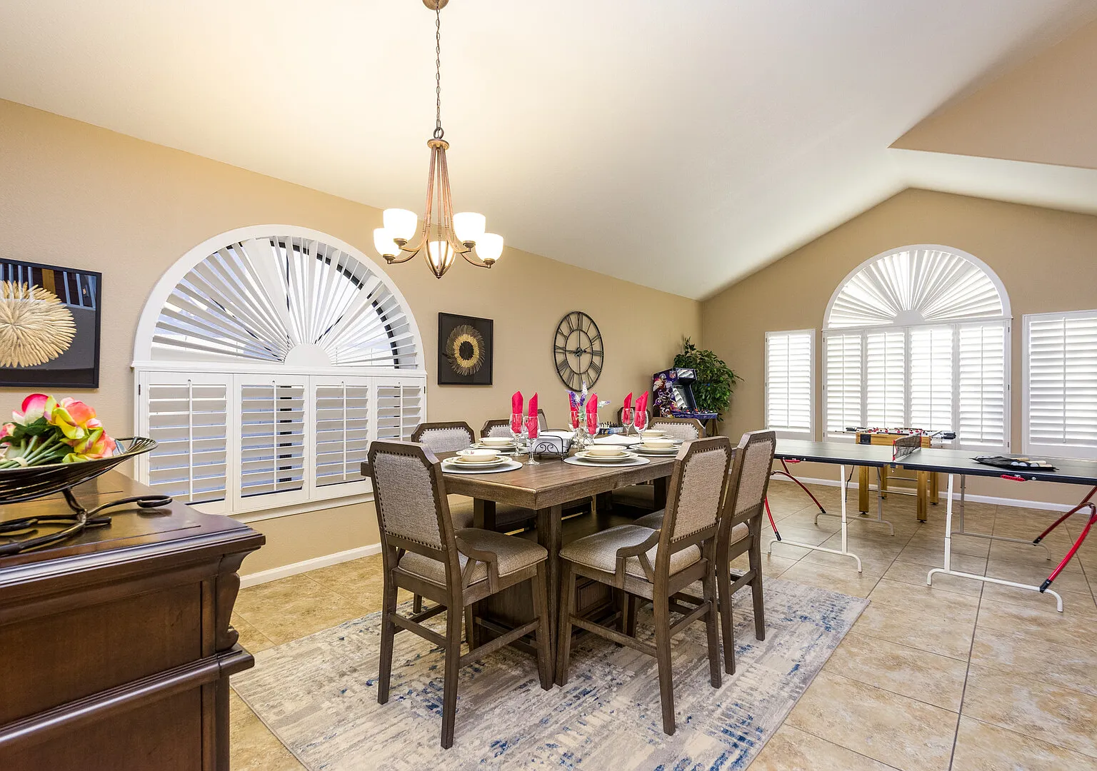 2 Master Suites 5 Bd 3.5 Br Luxury House with Heated pool, Fire pit — Photo 4