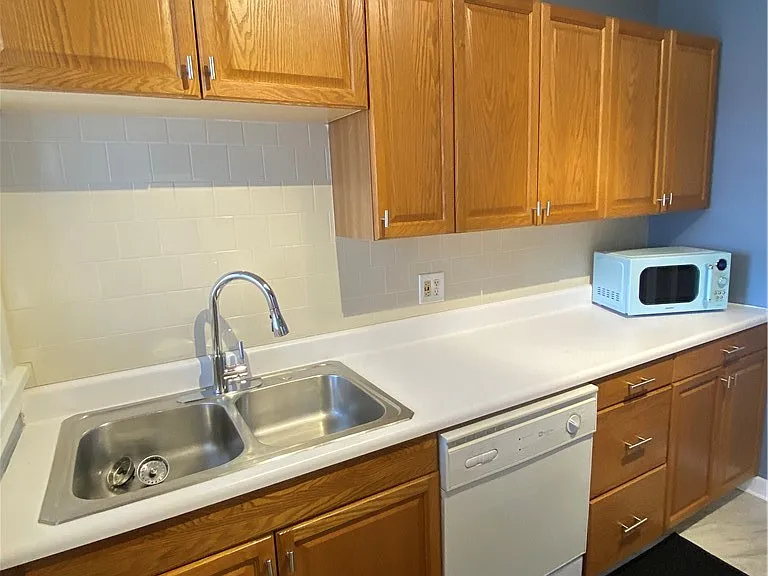 271 Center Ave #2 — Photo 4