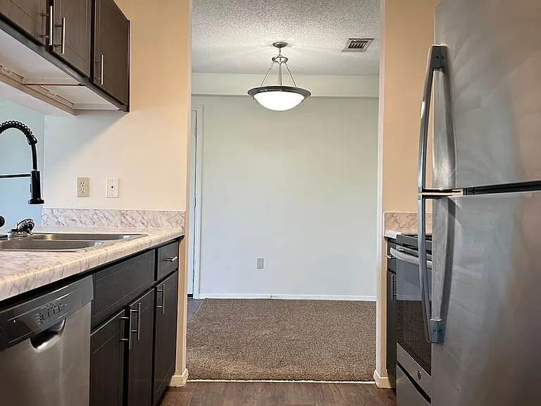 Hamilton at Turman Farms Apartments — Photo 31
