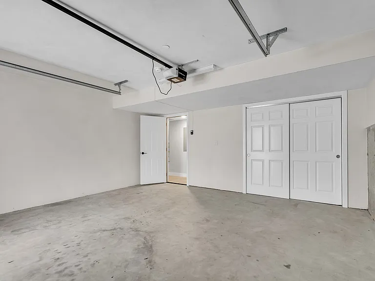 56 Franklin St #B — Photo 19
