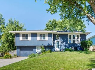 3818 N 211th St, Elkhorn, NE 68022