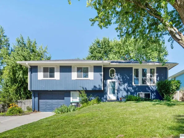 3818 N 211th St, Elkhorn, NE 68022