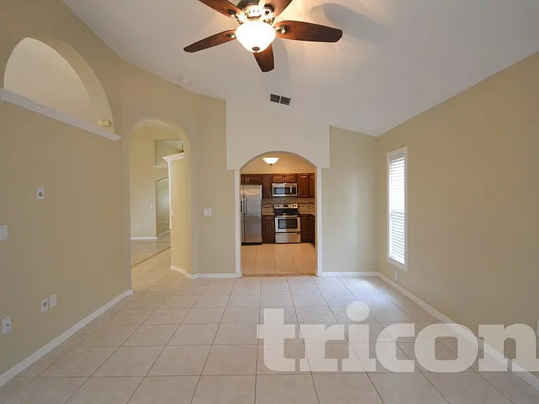 2517 Clareside Dr — Photo 10