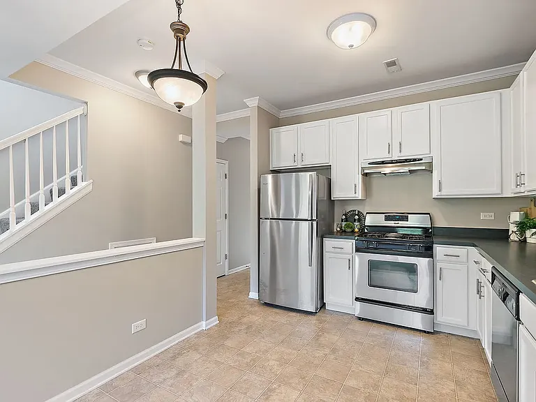 2284 Flagstone Ln — Photo 3