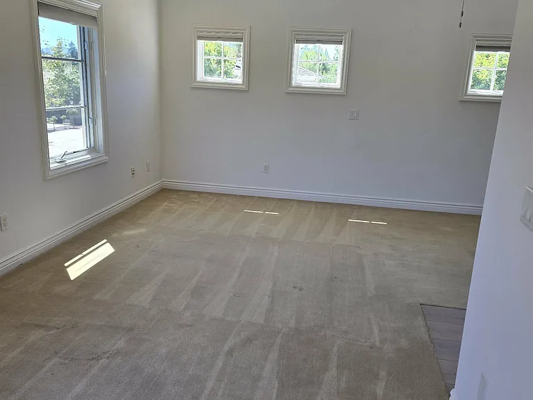 1850 Kickapoo Ct — Photo 7